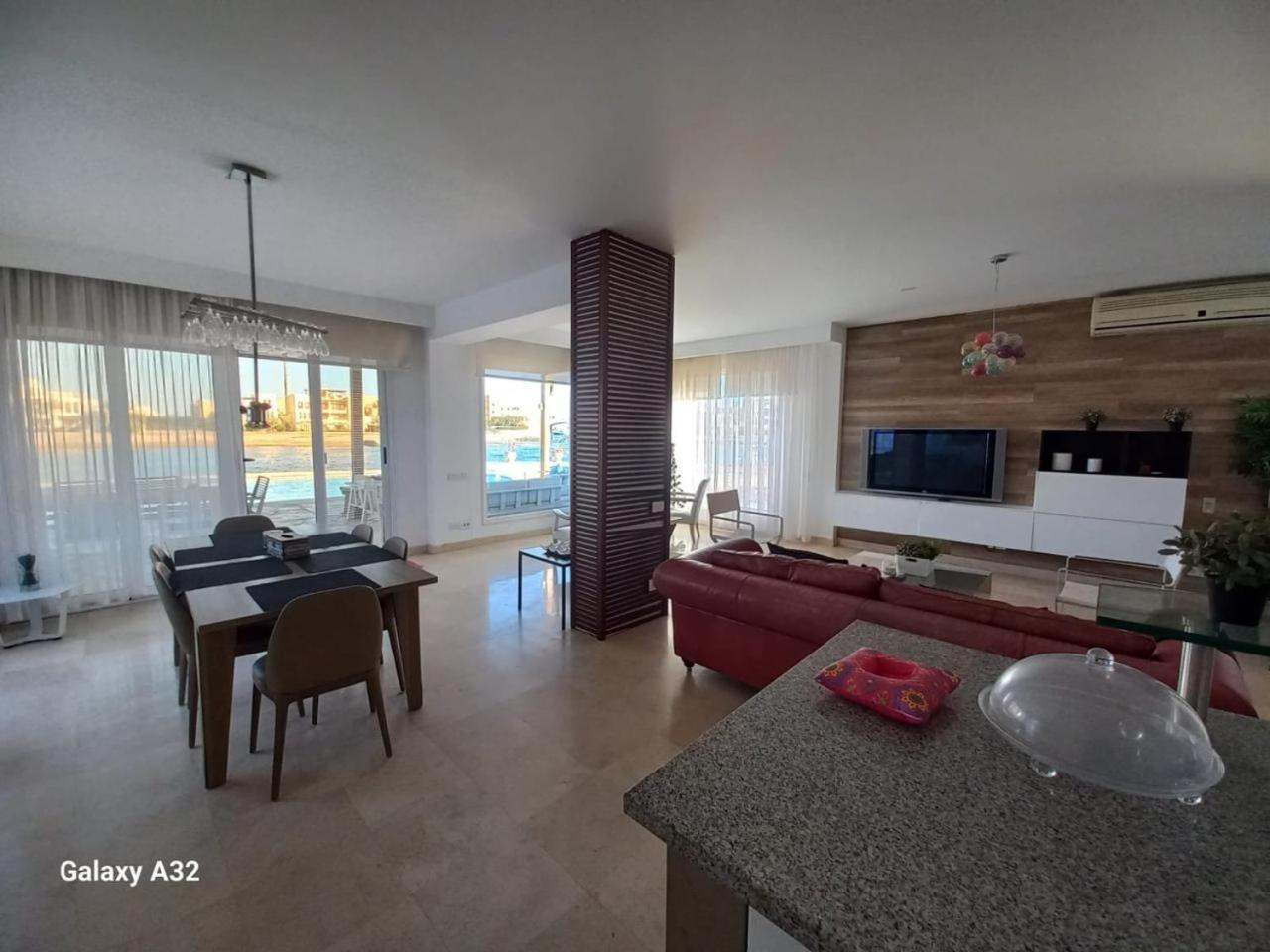 3 Bedrooms Fanadir Villa *